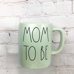 🚨FLASH SALE🚨Rae Dunn “MOM TO BE” coffee mug